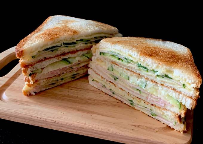 sendvich-s-vietchinoi-i-syrom-основное-фото-рецепта